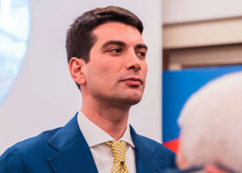 Ferrovie flegree nel caos, Brescia (Lega): «Servizio a pezzi, Eav non è all’altezza»