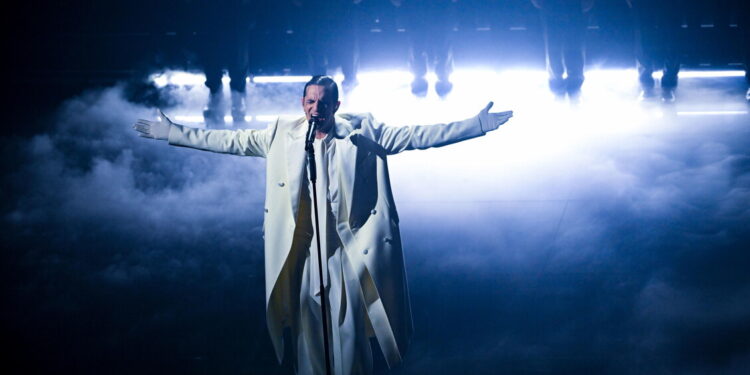 Perdutamente, l’omaggio da brivido di Achille Lauro alle vittime di Crans Montana