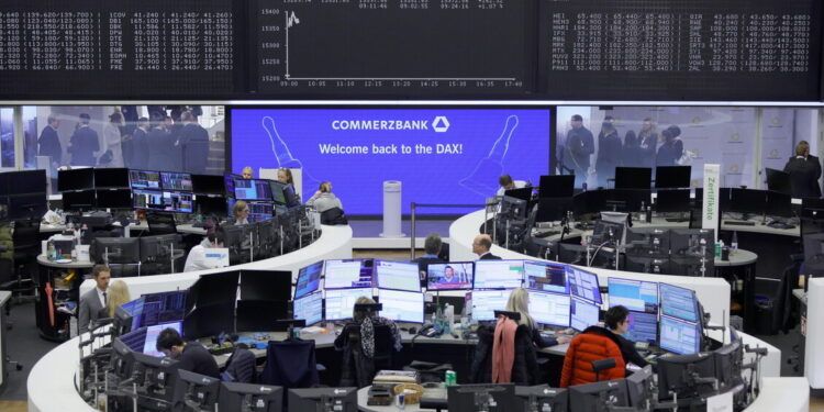 Borsa: l’Europa termina in rialzo, Londra +1,18%
