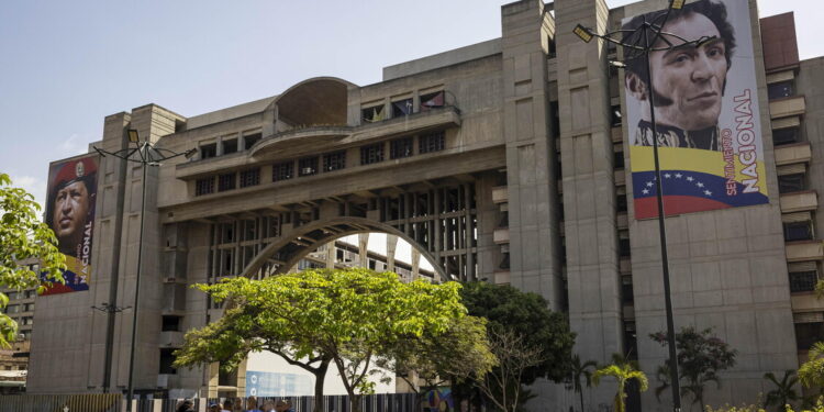 Venezuela, scarcerati almeno otto prigionieri politici