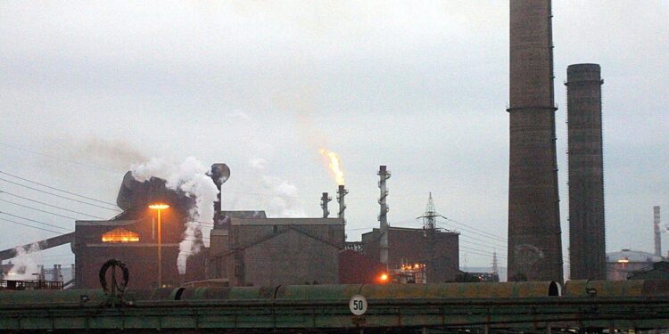 Ex Ilva, riavviato l’altoforno 2 dello stabilimento di Taranto