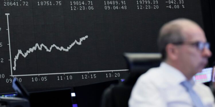 Spread Btp-Bund a 61 punti base, rendimenti a 3,31%: le prossime emissioni