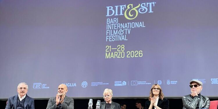 Il ritorno di Paola Cortellesi da regista, ‘presto, io continuo’