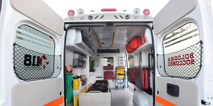 Scontro auto-moto nel Riminese, morto centauro 42enne