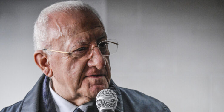 De Luca candidato a Salerno, vacilla asse Pd-M5s in altri comuni