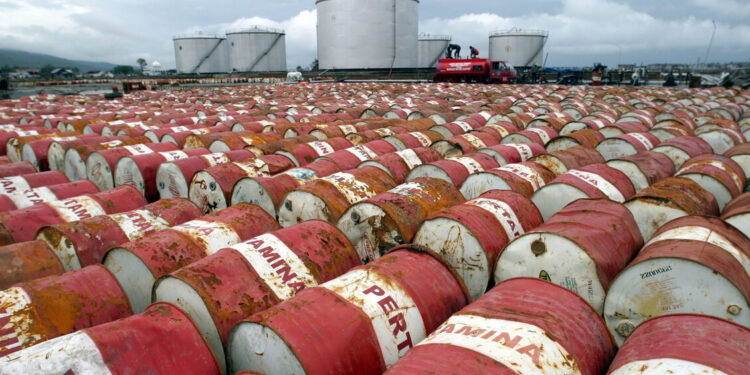 Il petrolio allunga del 4,41% a New York, chiude a 74,37 dollari