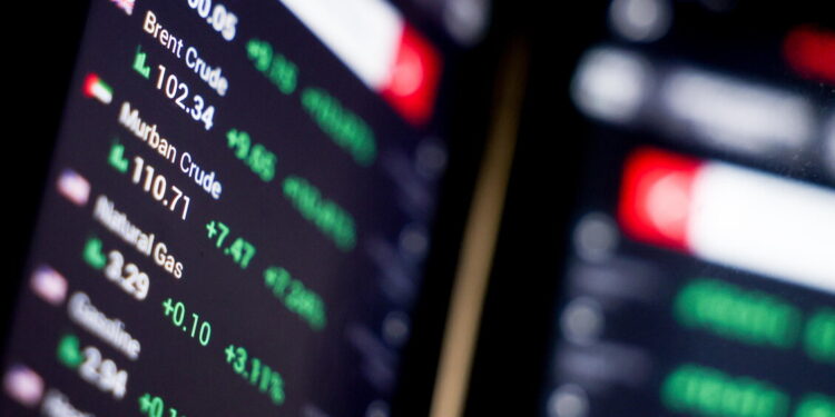 Il Brent vola a 115,49 dollari dopo attacco Iran a petroliera