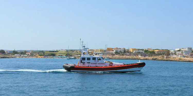 Bimbo di 2 anni disperso in un naufragio al largo di Lampedusa