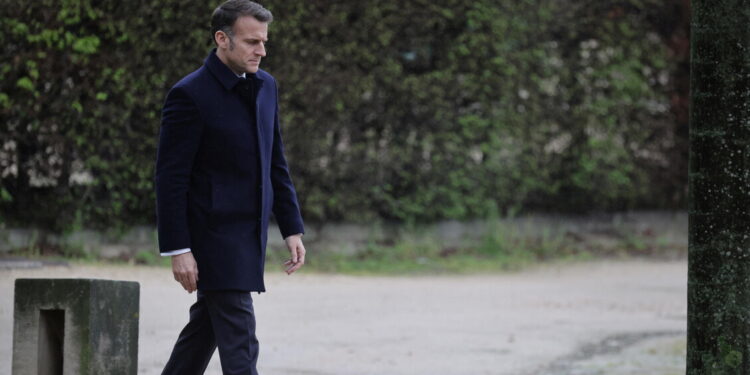 Macron, un militare francese morto in un attacco a Erbil