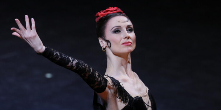Svetlana Zakharova del Bolshoi non sarà al Gala di danza a Roma, ritirato l’invito