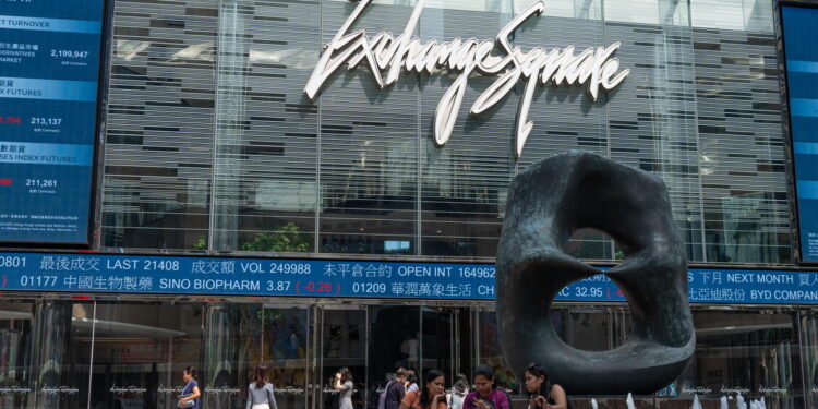 Borsa: Hong Kong apre in rialzo, Hang Seng +0,97%