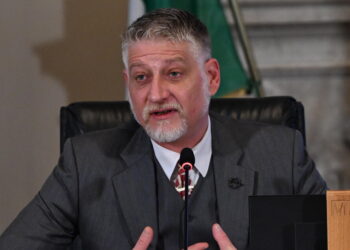 Caos sulla Russia alla Biennale, Giuli sfiducia la rappresentante del MiC, lei resiste