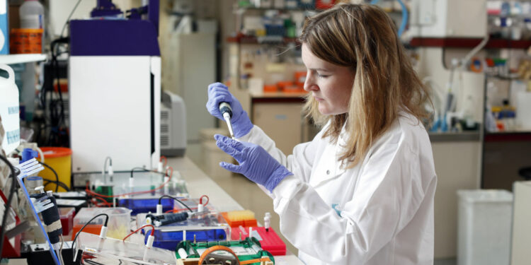 Bonus come gli uomini, ma promozioni più lente: perché il talento femminile è ignorato nel futuro dell’innovazione