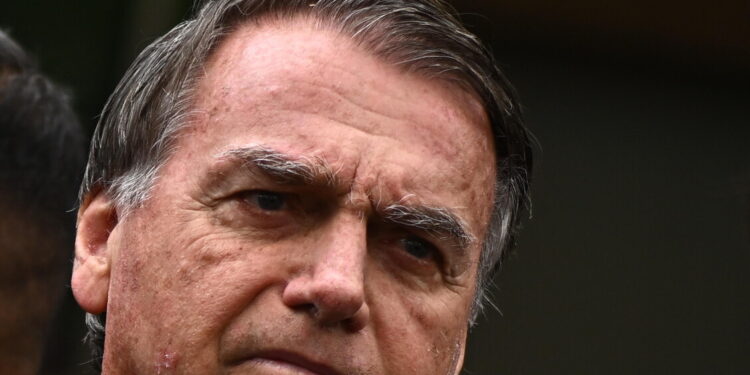 Moraes chiede parere alla Procura su eventuali domiciliari per Bolsonaro