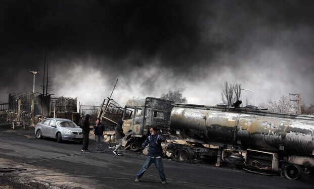 Il petrolio sale sopra i 100 dollari, prima volta dal 2022