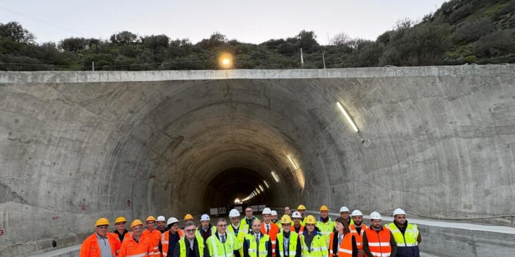 Statale 106, riparte il cantiere della Calabria, piano da 5 miliardi