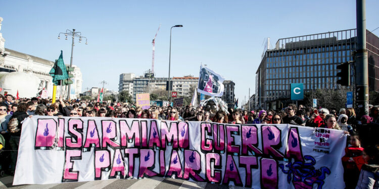 Il grido delle donne in piazza, ‘Stop a guerra e patriarcato’