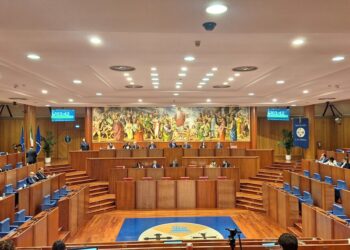 Calabria, clima rovente in Consiglio, passa la legge sui sottosegretari