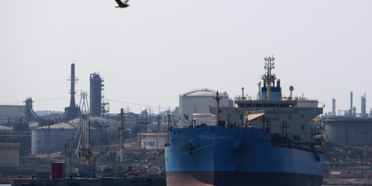 Gas sui 100 euro se lo Stretto di Hormuz resta chiuso, Italia tra i Paesi più a rischio