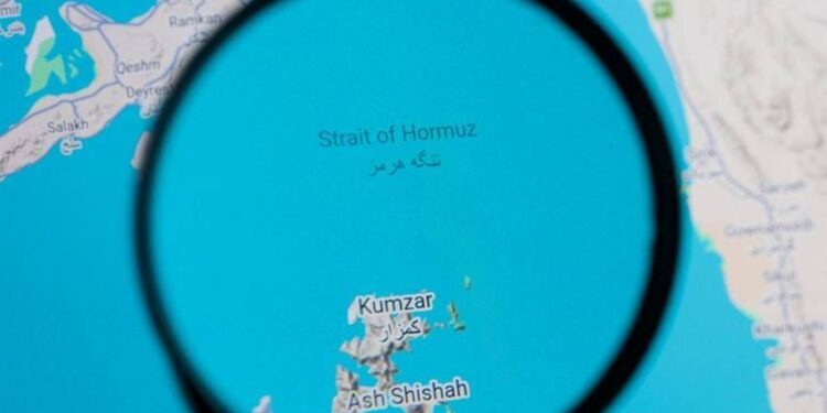 Iran, Gb sente Italia e Germania e spinge su tutela Hormuz. Cautela Roma: “Rischio bersaglio”