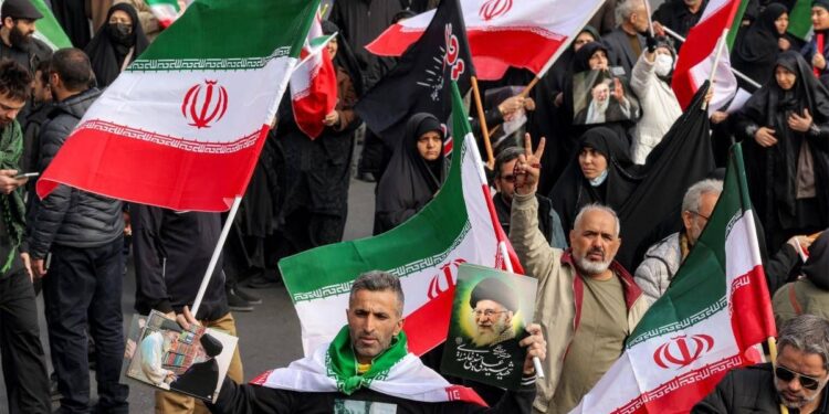 Iran, la nuova sfida a Trump: “Stretto di Hormuz aperto per chi rompe con gli Usa”