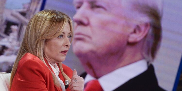 Il nuovo elogio di Trump a Meloni diventa un caso, Pd: “Governo smentisca aiuto su Iran”