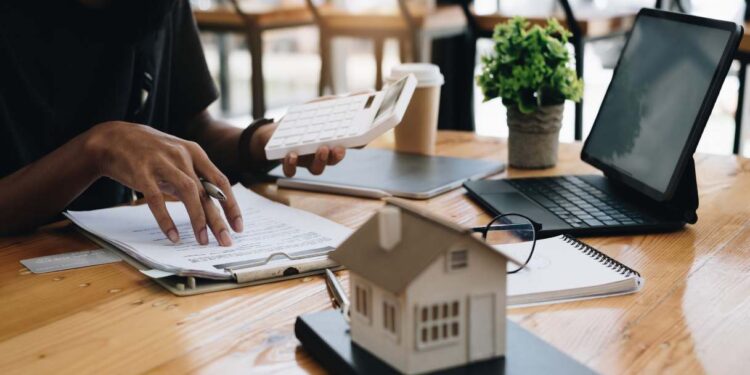 Borsa: comparto immobiliare ben comprato con cenni crescita settore