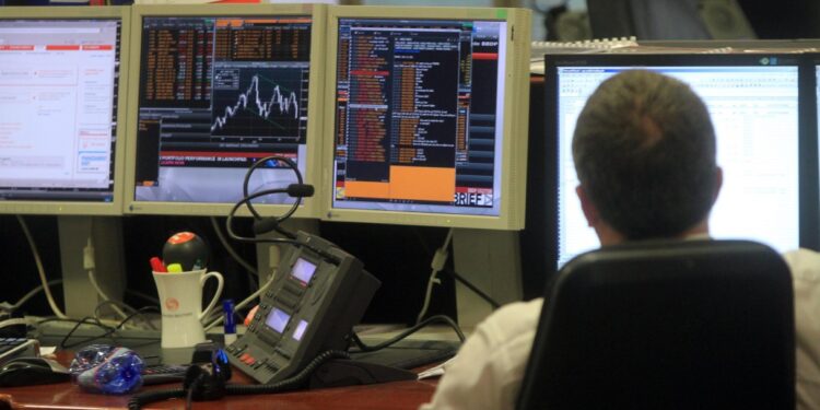 Spread Btp-Bund ancora in crescita a 76 punti, rendimenti dei Bot a 2,4% dopo l’asta