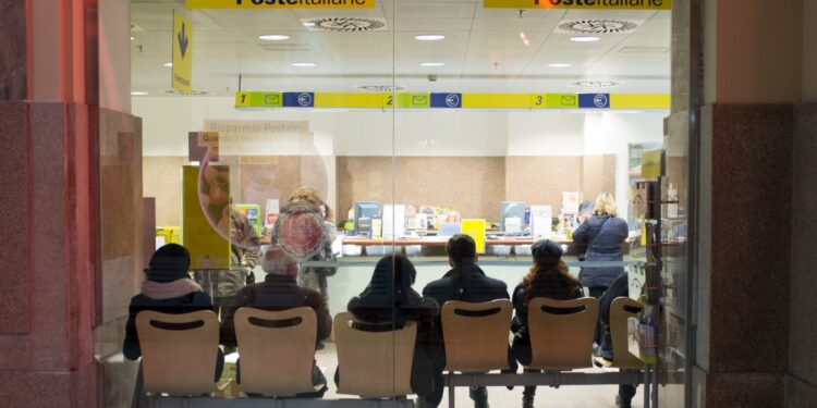 Conviene investire 5.000 euro in conti deposito o buoni fruttiferi postali?