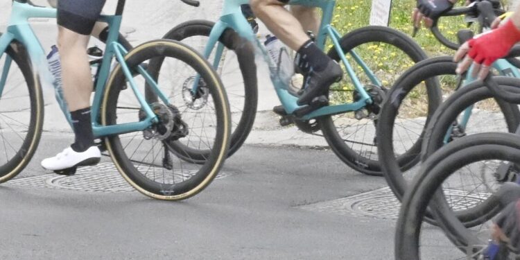 Morti per arresto cardiaco due ciclisti della Granfondo Torino