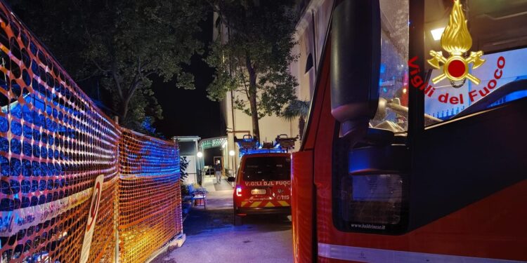 Incendio al tribunale di Ivrea, segnalati dei boati
