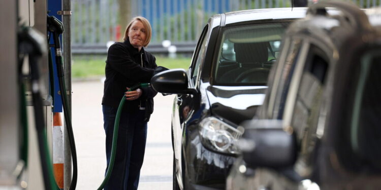 ++ Mimit, carburanti ancora in calo, gasolio self a 2,162 ++