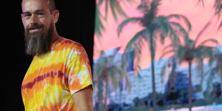 Il miliardario Jack Dorsey pensa che l’IA eliminerà il middle management