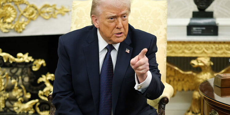 Iran, Trump agli alleati Nato: “Chi non ci ha aiutato vada a prendersi petrolio a Hormuz”