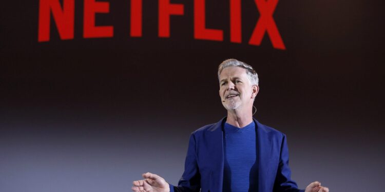 Il cofondatore Reed Hastings lascia Netflix. Il titolo crolla in Borsa nonostante i conti sopra le attese