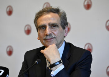 Mps, il ritorno di Lovaglio riscrive gli equilibri: governance, poteri e scenari dopo l’assemblea