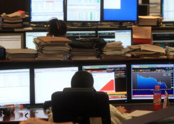 Spread Btp-Bund a 81 dopo il blocco di Hormuz da parte di Trump, rendimenti in crescita