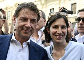 I dem attaccano Conte sulla leadership, lui rilancia “primarie ampie”