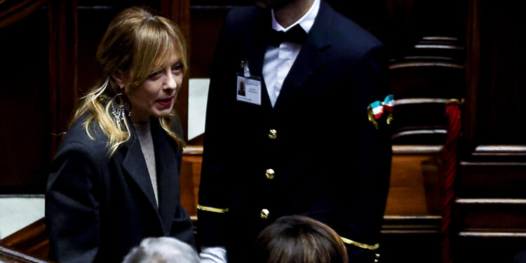 Meloni prepara l’informativa, priorità energia e rilancio del governo
