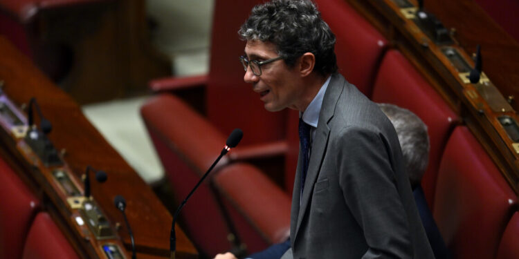 Assemblea +Eu, passa la mozione per il congresso ma la presidenza la blocca