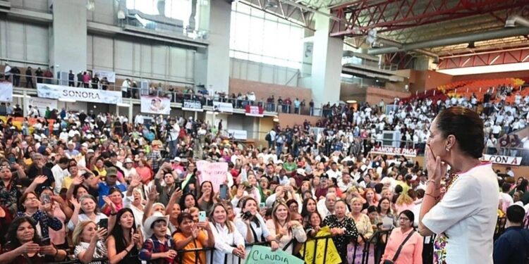 Messico, Sheinbaum celebra le donne nel giorno della festa della mamma