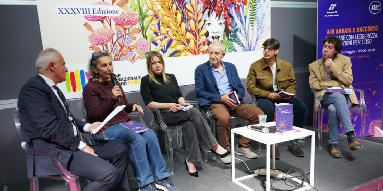 Al Salone del Libro ‘Viaggiare con Leggerezza’ con Ferrovie