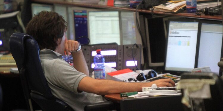Spread Btp-Bund in risalita a 77 punti base, rendimenti in crescita al 3,86%