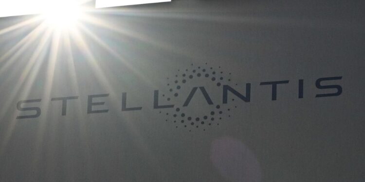 BYD, offensiva in Europa: trattative con Stellantis