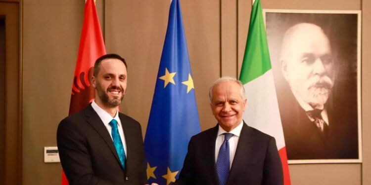 Piantedosi vede ministro Albania, cooperazione su Protocollo prosegue