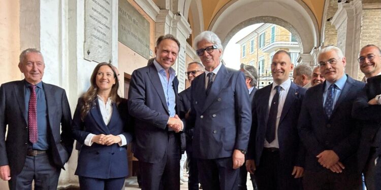 Crisi, Lollobrigida ‘tre miliardi alle aziende agricole per produrre energia’
