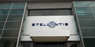 Stellantis si rafforza con Dongfeng: accordo da 1 miliardo per nuovi veicoli elettrici in Cina