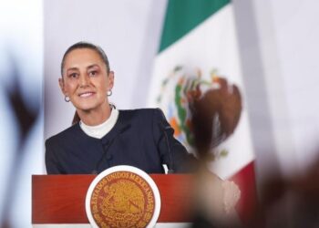Messico, Sheinbaum per lo stop ai cellulari nelle scuole