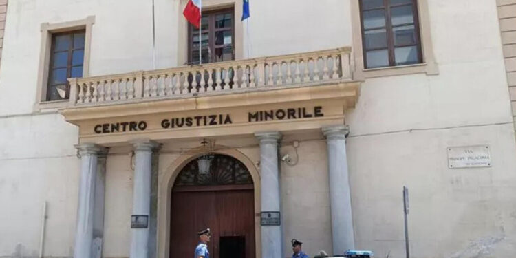 Incendio nel carcere minorile Malaspina a Palermo, 9 intossicati