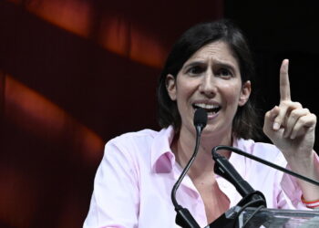 Schlein,basta soluzioni-tampone, governo accolga nostra proposta di tassare extraprofitti